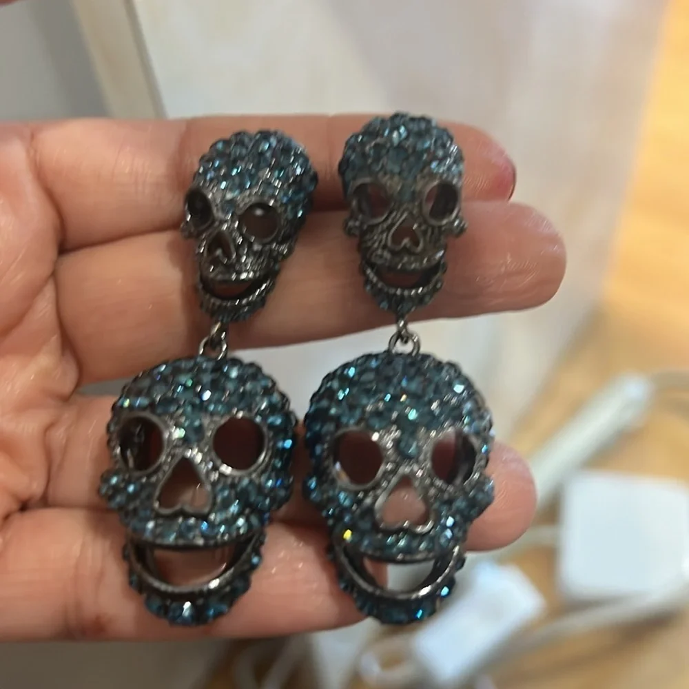 Gunmetal skull earrings